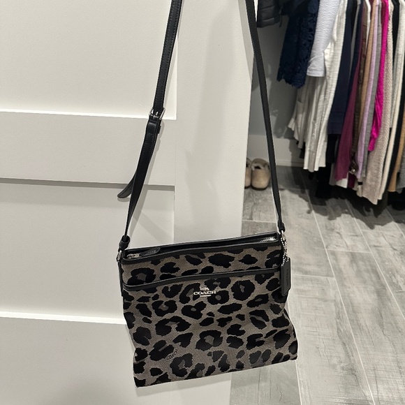 Coach Leopard Purse - Picture 1 of 5